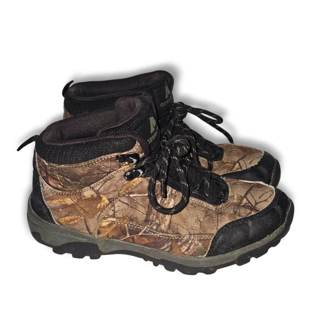 Ozark Trail Boys‎ 4 Camouflage Mid Hiking Boots Lace Up Outdoor Grip Trail Shoes